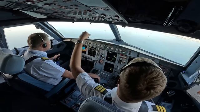COCKPIT VIEW I Airbus 320 I TRABZON - ANTALYA - MALDIVES