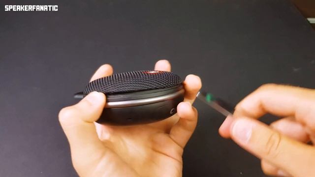 JBL Clip 3 - How To Remove The Speaker Grill смотреть онлайн