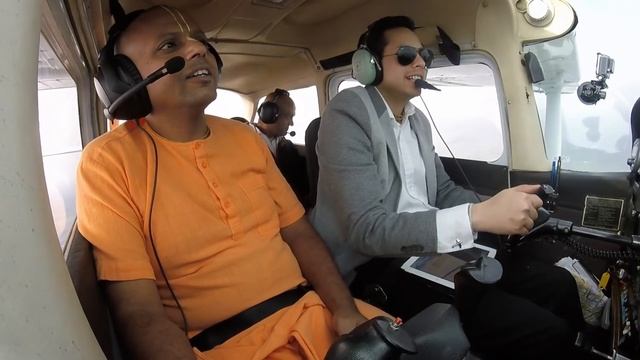 Gaur Gopal Prabhu and Sruti Dharma Prabhu flight смотреть онлайн