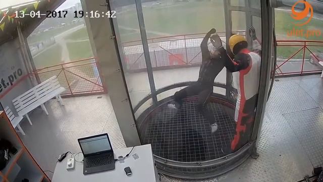 Camera 1 - 2017-04-13 19-15-19 смотреть онлайн