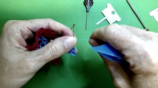 Shuttle Tatting - The Veronica Doily Tat a long : Row 4