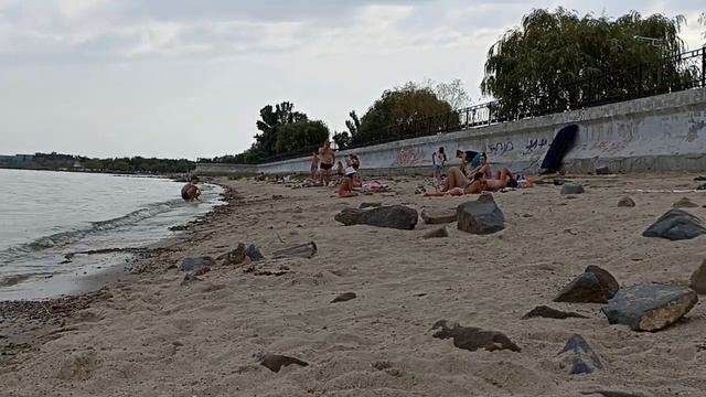 На пляже после дождя. смотреть онлайн