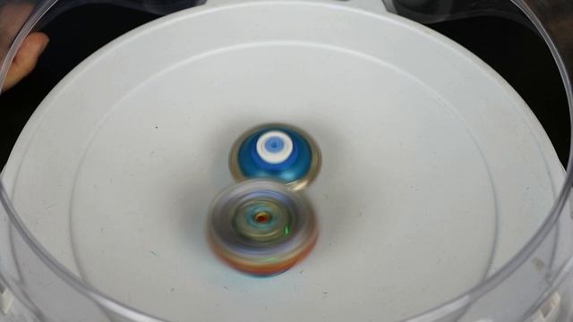 БЕЙБЛЭЙД БЁРСТ GT против ИНФИНИТИ НАДО СПЛИТ. КТО СИЛЬНЕЕ? BEYBLADE BURST GT VS INFINITY NADO SPLIT смотреть онлайн