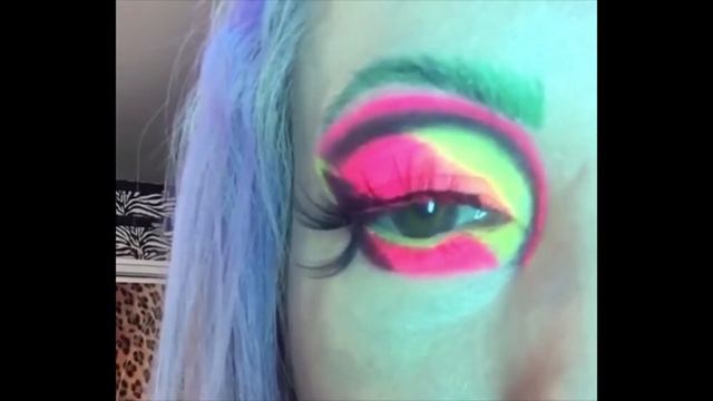 Pink & Yellow UV Makeup - UV Neon Glow Eye look смотреть онлайн