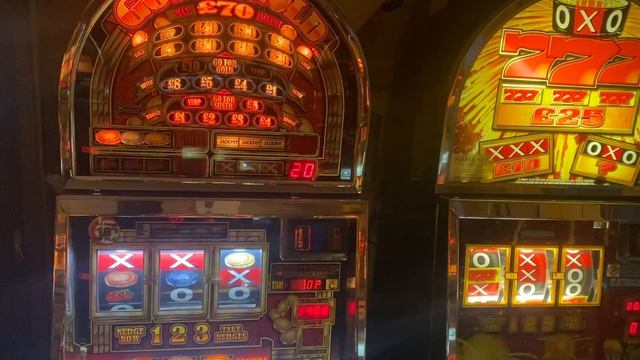 Fruit machine Go for gold fastest pay out hopper ive ever seen смотреть онлайн
