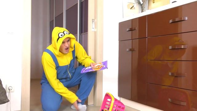 Маша показывает что случается с теми кто обманывает / Masha shows what happens to those who cheat смотреть онлайн