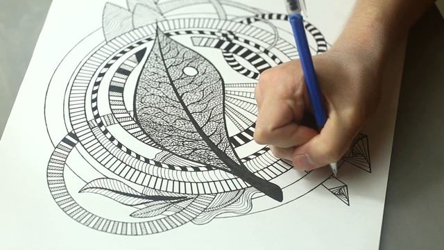 Рисование абстрактной картины с листом, Drawing Abstract Picture With Black Leaf