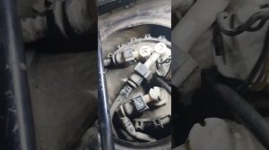 как снять топливный насос фильтр митсубиши каризма 1.8 GDI своими силами часть 2