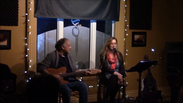 Jenny Rensby and Roger Fisher - Angel from Montgomery - Live at the LMC смотреть онлайн