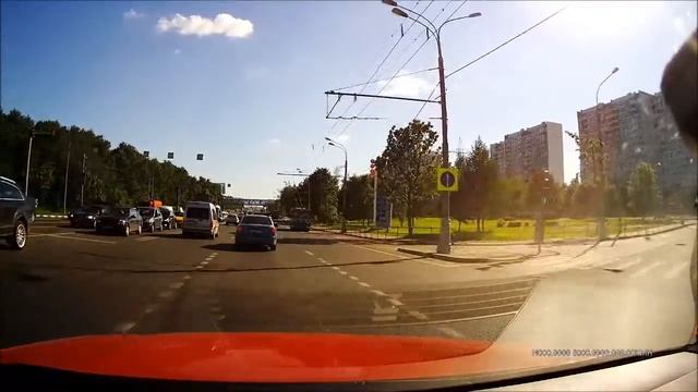 Крузак по выделенной полосе навстречу троллейбусу смотреть онлайн