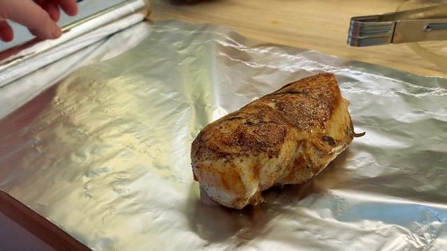 Нежный салат с куриной грудкой. рукколой и моцареллой смотреть онлайн