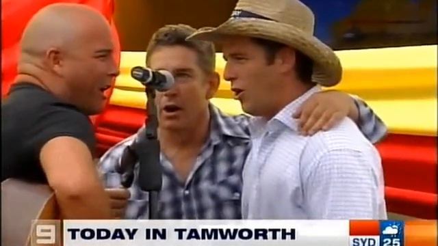 Karl & Cam sing in Tamworth (Today Flashback) смотреть онлайн