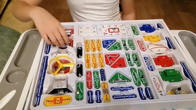 Электронный Конструктор "Знаток" Для Школы и Дома 999 Схем смотреть онлайн
