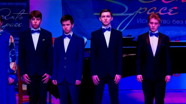 Песня "Поклонимся великим тем годам" Ансамбль "SENTIDO" смотреть онлайн