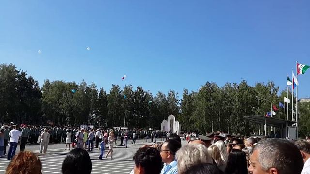Пуск курсантских погон в небо смотреть онлайн