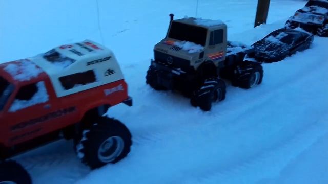 Vintage TOYOTA Hilux Arctic Nikko & FORD Ranger Taiyo - Old Cars RC смотреть онлайн