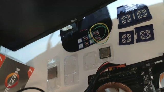 Ryzen7 3700X после падения и как должен быть упакован OEM процессор. смотреть онлайн