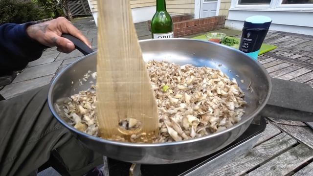 Oyster Mushroom Ravioli | Fall Mushroom Foraging смотреть онлайн