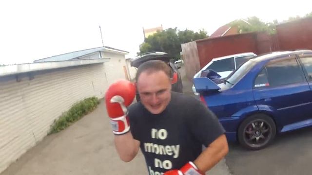 Бокс с Саньком 6 раунд смотреть онлайн