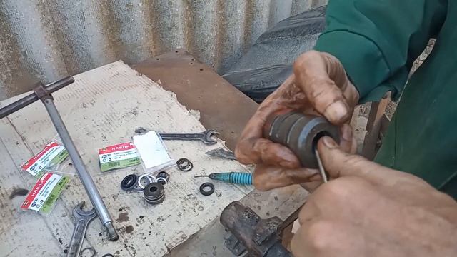 #Гідроциліндр ЦС-40-250. Заміна ремкомплекту смотреть онлайн