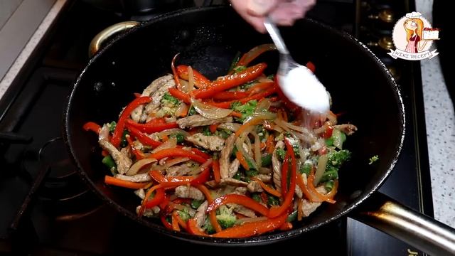 СОБА со СВИНИНОЙ и ОВОЩАМИ – вкусный рецепт лапши по мотивам японской кухни смотреть онлайн