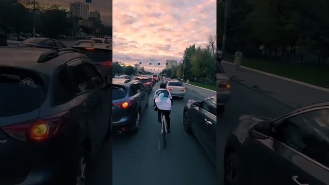 По трассе Формулы-1 на фиксе! смотреть онлайн