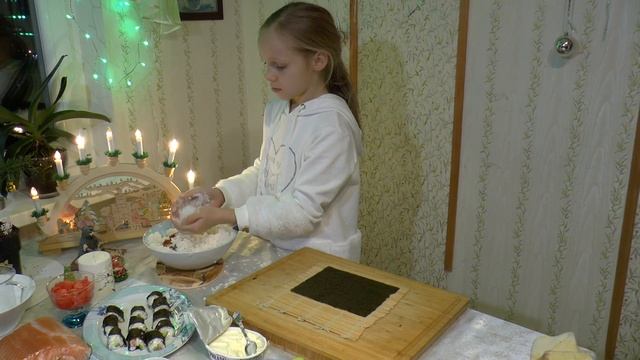 Готовим суши роллы хосомаки дома на Новый Год - 2020! смотреть онлайн