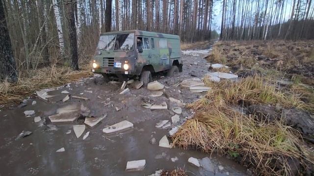 Volvo 303 testing vs Nissan Patrol смотреть онлайн