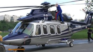 Посадка  вертолета AW-139  "Agusta" в пылевое облако / Три вертолета  AW-139 /Helicopter/