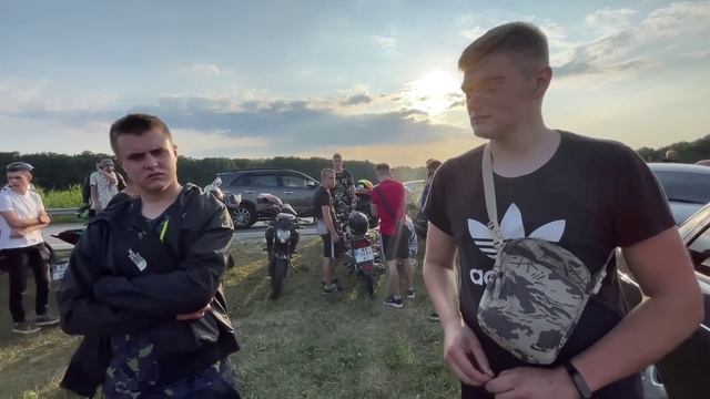 ? ПЕРВЫЙ РАЗ УЧАСТВУЮ В ГОНКАХ НА МОТОЦИКЛЕ! ПОКАТУШКА НА МОТОЦИКЛАХ! ГОНКИ НА БЕТОНКЕ! смотреть онлайн