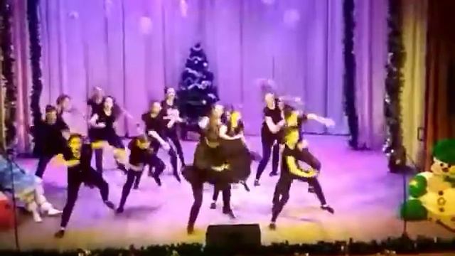 Чабарок. Новый год 2017. Старшая группа. смотреть онлайн