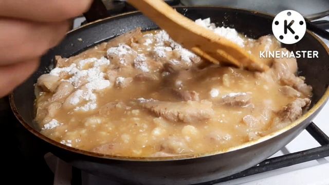 Гуляш из свинины с подливкой похожий как в СССР . рецепт простой . смотреть онлайн