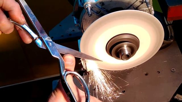 Как я затачиваю ножницы смотреть онлайн