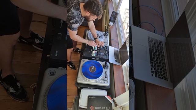 Coño DJ Routine by @bigwormdj / Rane 72 / Serato / Vestax PDX 2000 смотреть онлайн