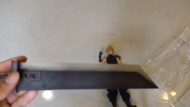 Badass new Cloud Strife figure unboxing and review! смотреть онлайн