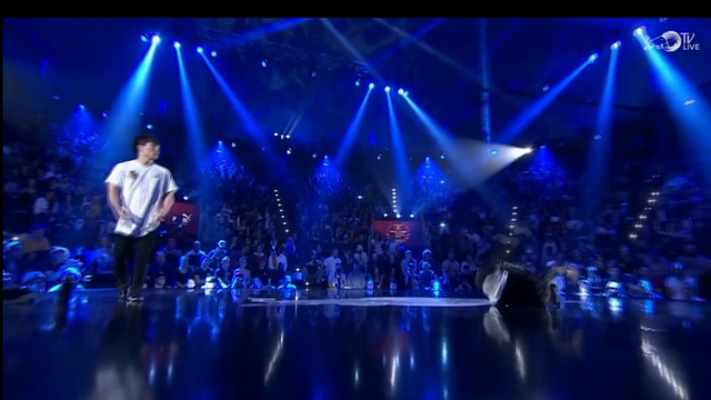 Red Bull BC One 2015 QUARTER-FINALS 1 ROUND смотреть онлайн