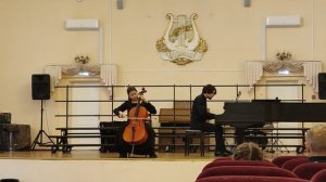 Бах ,«Концерт для виолончели с оркестром До минор «1 часть.
