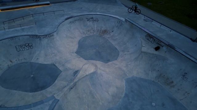 Vilnius Center White Brige And New Skate Park смотреть онлайн
