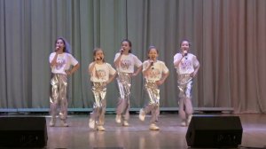 Ансамбль  Roskvit  песня  В ритме музыки