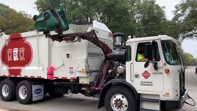 City of San Antonio: Heil DuraPack Python Garbage Trucks смотреть онлайн