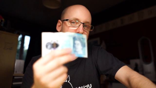 (New £5) Do Polymer/Plastic Bank Notes Shrink In the Tumble Dryer? | VLOG | MyKeyReviews смотреть онлайн