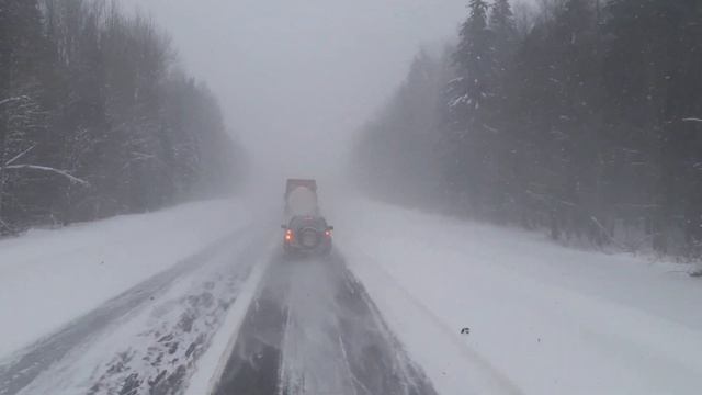 попал в метель, вытащил урал на разгрузке смотреть онлайн