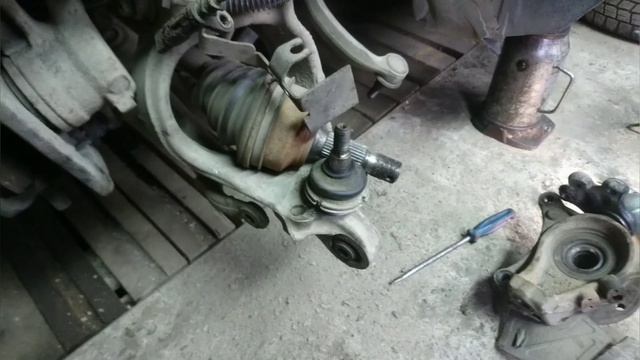 Замена верхней шаровой Пежо 407. смотреть онлайн