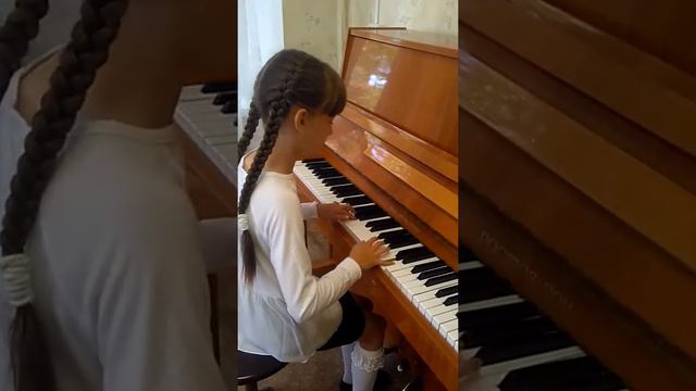 Я хожу на фортепиано смотреть онлайн