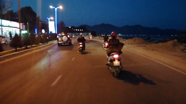 Собака на мотоцикле - Вьетнамский мото пес. Dog Motorcycle Riding: смотреть онлайн