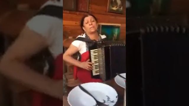 Зоя Чунаева поет на кумыкском