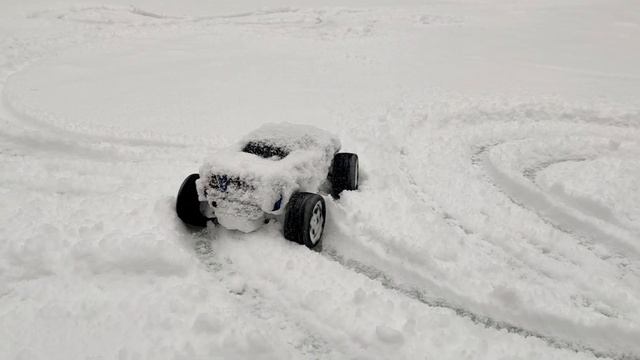 Зима на Remo Hobby Smax_Боком в столб_дрифтер от бога_первые поломки смотреть онлайн