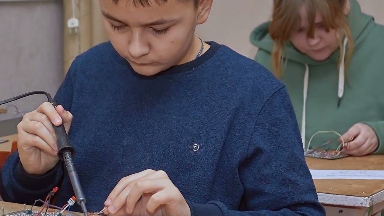 Скоростная сборка электронных схем, (29 января 2023 год МБОУ ДО ЦДТ пгт Яя.) смотреть онлайн