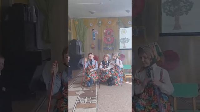 8 марта в детском саду. Танец бабушек смотреть онлайн