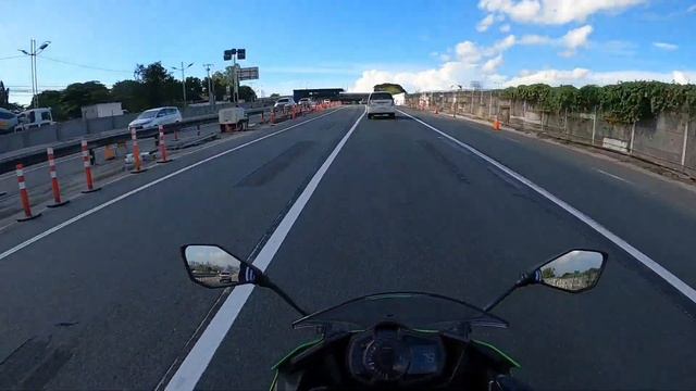 Kawasaki Ninja 400 Expressway SLEX | Slider installation at Zero One Moto смотреть онлайн